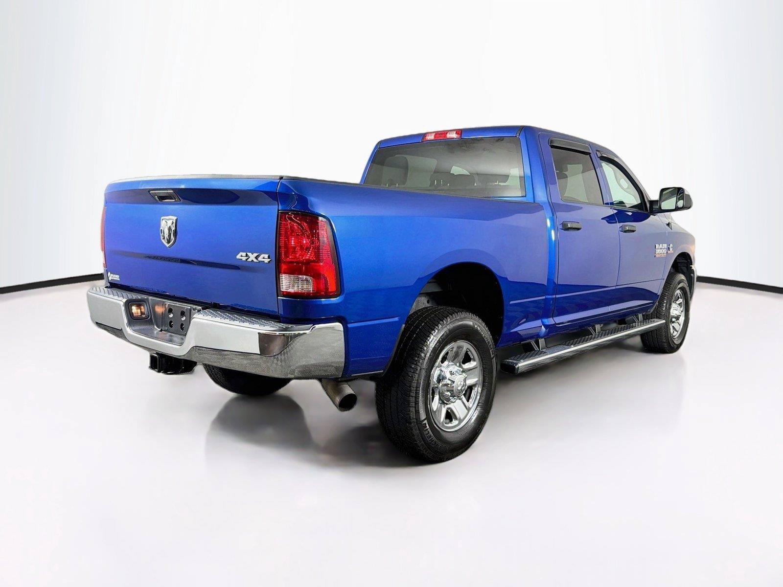 Used 2018 RAM 3500 Tradesman w/ Chrome Appearance Group AWD/4WD image 11