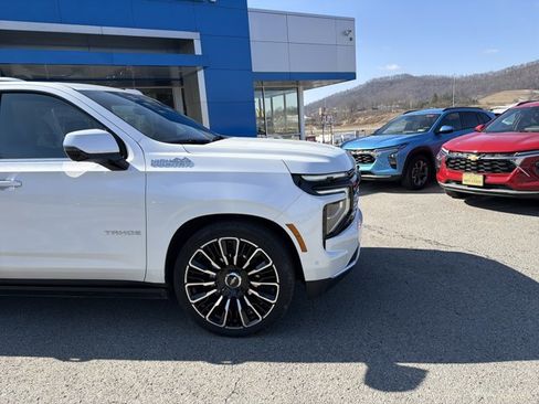 Used 2025 Chevrolet Tahoe High Country w/ LPO, Illumination Package image 2