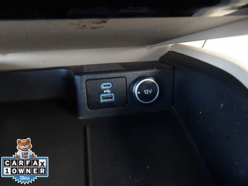 Certified 2021 Ford Escape SE w/ SE Sport Appearance Package image 17