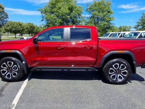 Used 2025 GMC Canyon AT4 w/ Nightfall Edition AWD/4WD image 5