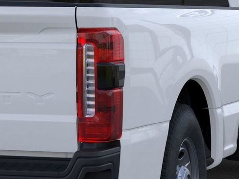 Used 2024 Ford F350 XL w/ 360-Degree Camera Package RWD image 21