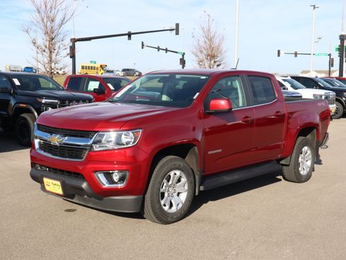 Used 2019 Chevrolet Colorado LT w/ LT Convenience Package image 3