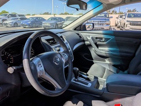 Used 2017 Nissan Altima 2.5 SR w/ Midnight Edition Package image 9