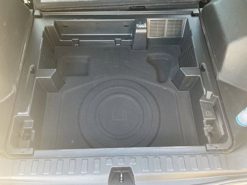 Used 2020 Chevrolet Equinox LT w/ Driver Convenience Package image 38