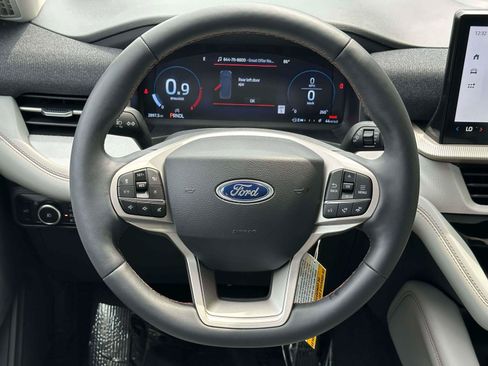 Used 2026 Ford Explorer Active w/ Active Comfort Package AWD/4WD image 12