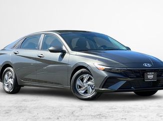 New 2026 Hyundai Elantra SE FWD video 2