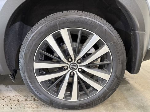 Used 2023 Nissan Pathfinder Platinum AWD/4WD image 8