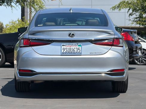 Certified 2025 Lexus ES 300h w/ Premium Package FWD image 8