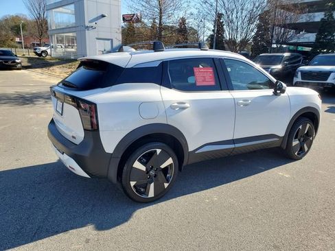 Certified 2025 Nissan Kicks SR image 4