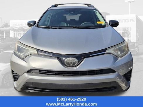 Used 2018 Toyota RAV4 LE FWD image 7