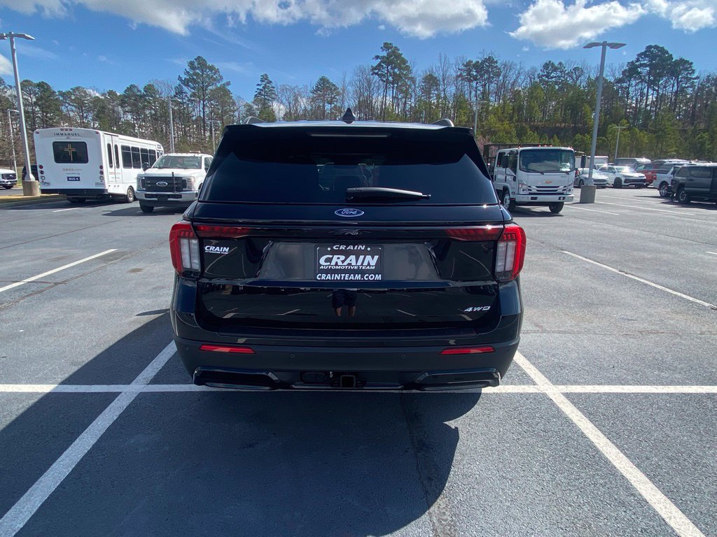 New 2026 Ford Explorer ST-Line w/ ST-Line Street Pack AWD/4WD image 6