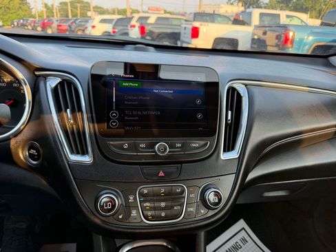Used 2019 Chevrolet Malibu LT w/ Leather Package FWD image 15