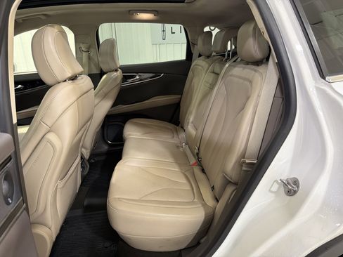 Used 2023 Lincoln Nautilus Reserve w/ Luxury Package image 10