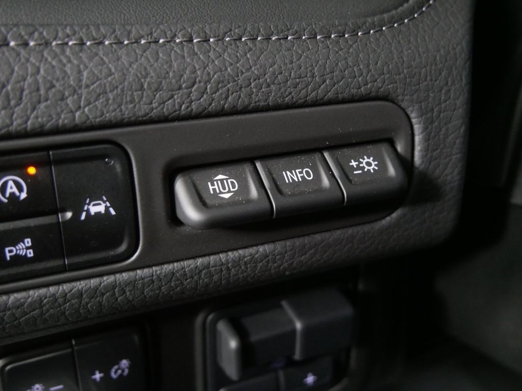 Used 2024 GMC Yukon Denali w/ Advanced Technology Package AWD/4WD image 19