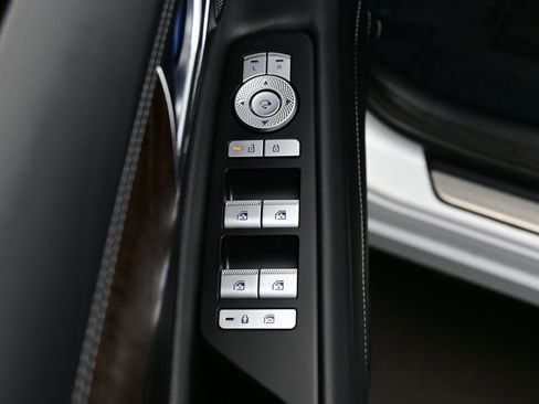 Certified 2025 Genesis GV80 2.5T Advanced image 11