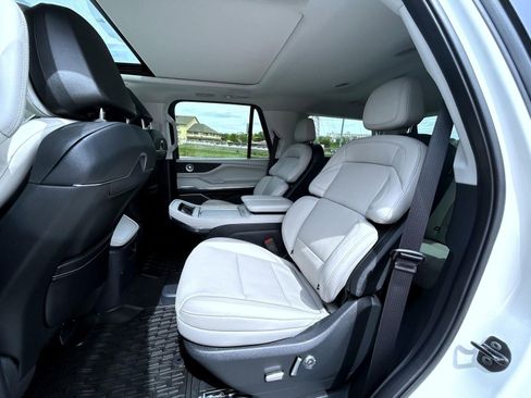 Used 2025 Lincoln Navigator Reserve AWD/4WD image 20