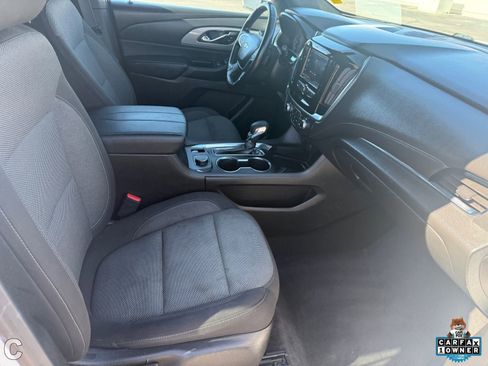 Used 2023 Chevrolet Traverse LT w/ LPO, Cargo Package FWD image 10