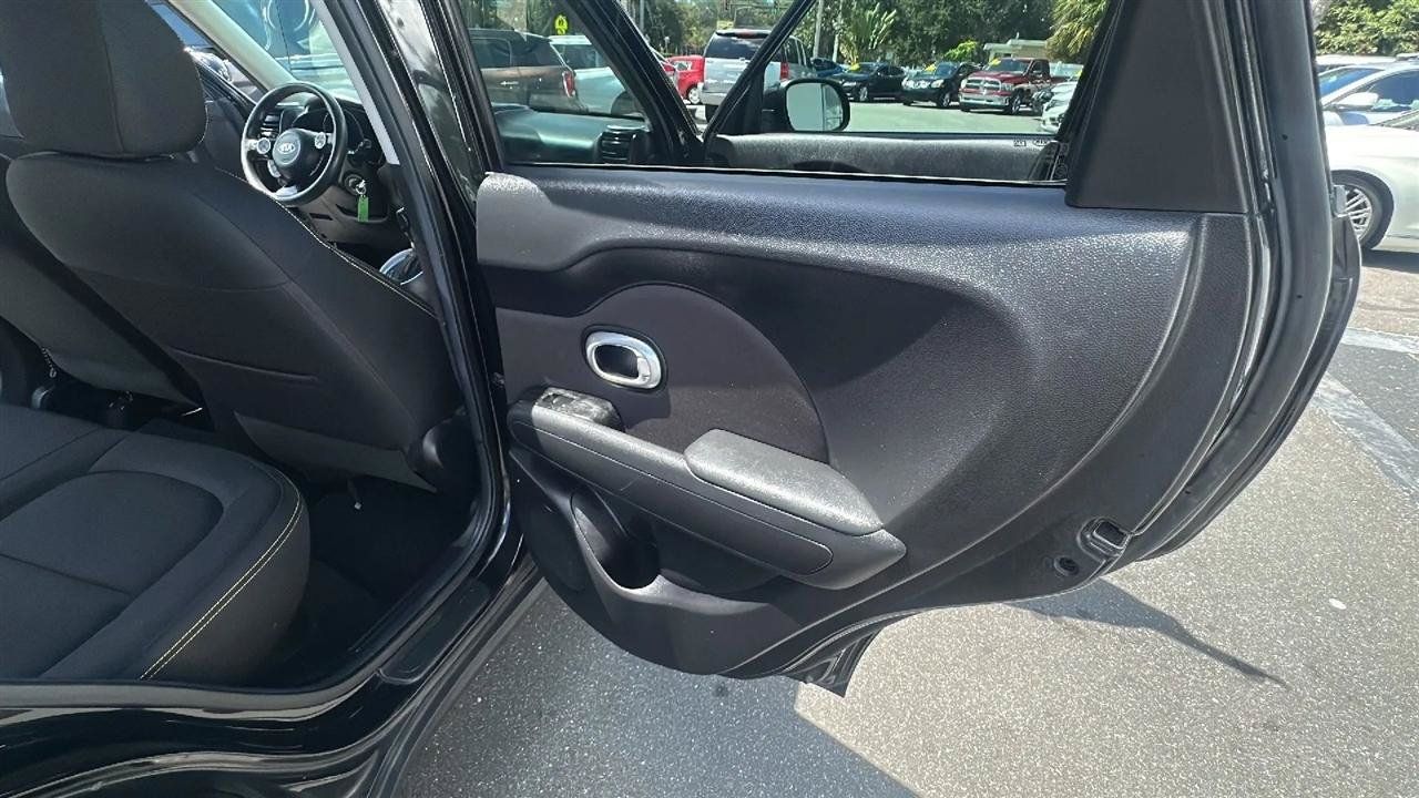 Used 2016 Kia Soul + FWD image 27