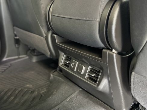 Used 2020 Chevrolet Silverado 1500 LT w/ All-Star Edition image 31