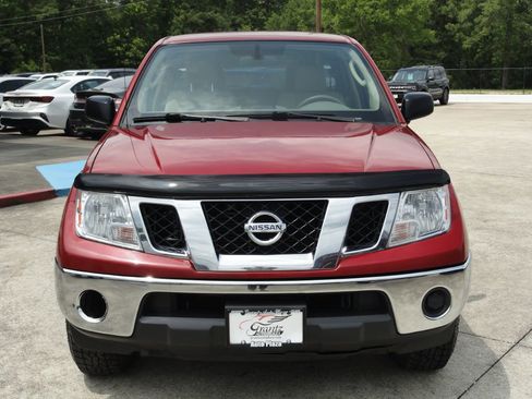 Used 2010 Nissan Frontier SE RWD image 2