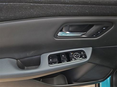 New 2026 Nissan Leaf Platinum+ image 15