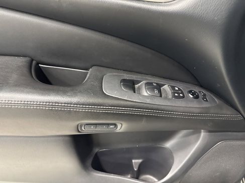 Used 2015 Nissan Pathfinder Platinum w/ Family Entertainment Package image 9