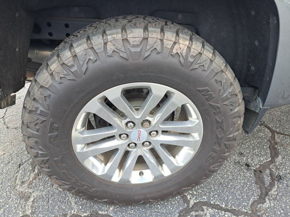 Used 2019 GMC Canyon SLT w/ Driver Alert Package AWD/4WD image 16
