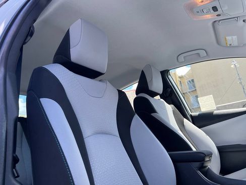 Certified 2022 Toyota Prius LE FWD image 20