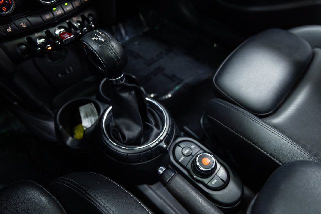 Used 2016 MINI Cooper 4-Door Hardtop FWD image 18