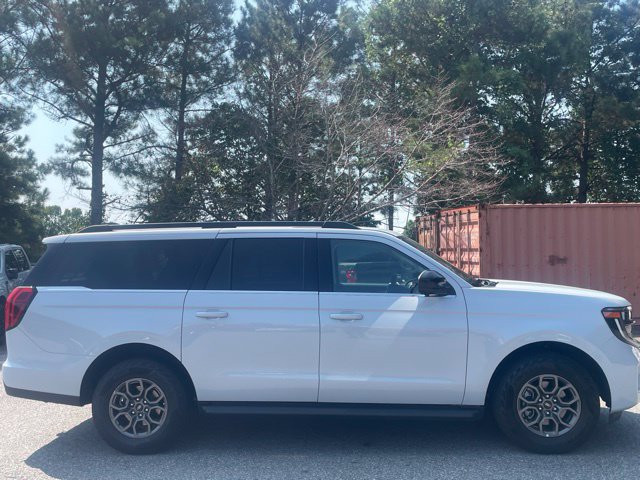 Used 2025 Ford Expedition Max Active RWD image 4