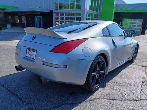 Used 2005 Nissan 350Z Coupe RWD image 6