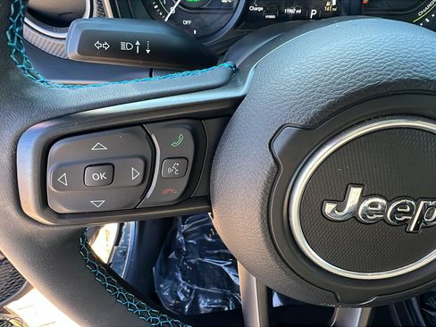 Used 2025 Jeep Wrangler Unlimited Rubicon 4xe w/ Convenience Group image 27