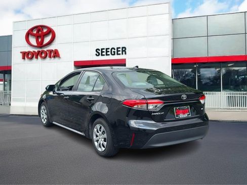 Used 2024 Toyota Corolla LE FWD image 7