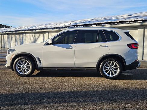 Used 2023 BMW X5 xDrive40i w/ Premium Package image 2