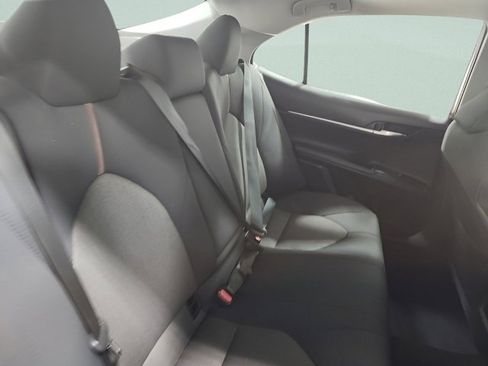 Used 2020 Toyota Camry LE image 18