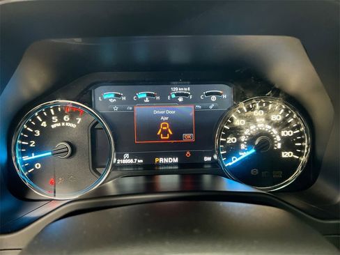 Used 2017 Ford F150 Platinum w/ Technology Package image 10