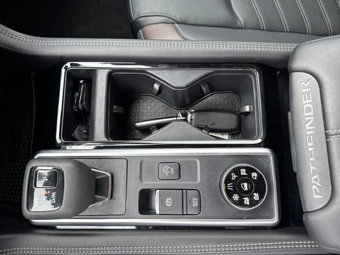 Certified 2023 Nissan Pathfinder Platinum AWD/4WD image 38