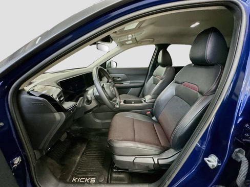 Used 2025 Nissan Kicks SR AWD/4WD image 13
