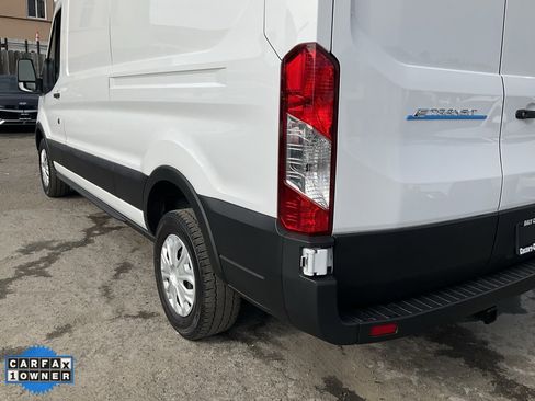 Used 2022 Ford E-Transit Medium Roof image 61
