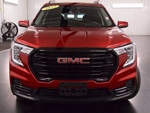 Used 2022 GMC Terrain SLE w/ Driver Convenience Package AWD/4WD image 2