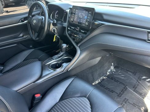 Used 2022 Toyota Camry SE FWD image 10