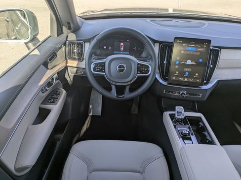 New 2026 Volvo XC90 T8 Plus AWD/4WD image 21