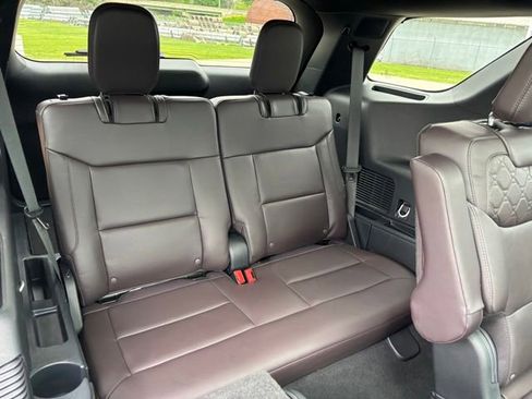 Used 2025 Ford Explorer Platinum w/ Ultimate Package AWD/4WD image 25