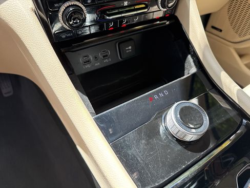 Used 2021 Jeep Grand Cherokee L Limited RWD image 28