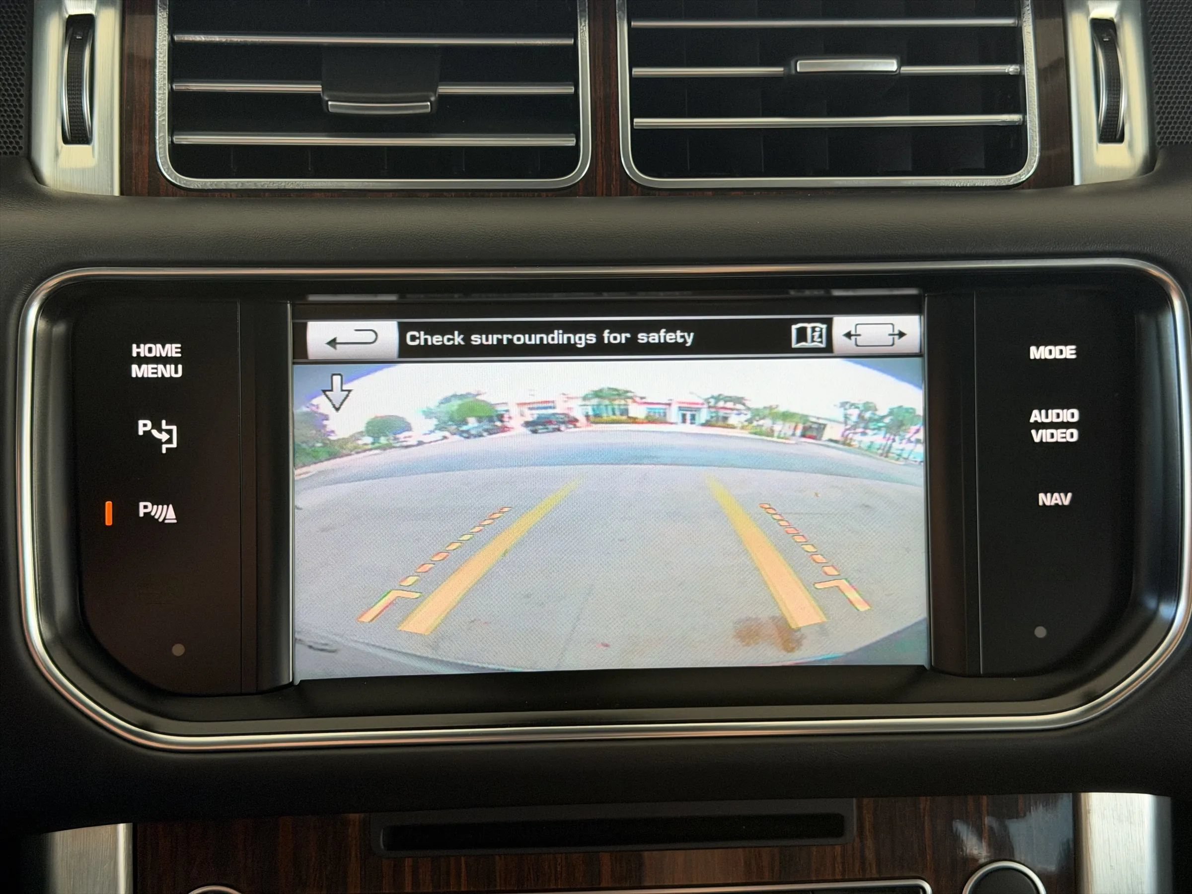 Used 2015 Land Rover Range Rover Supercharged AWD/4WD image 32