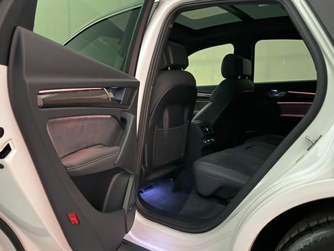 Used 2023 Audi SQ5 Prestige w/ Prestige Package image 21