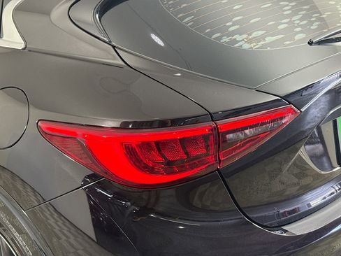 Used 2017 INFINITI QX30 Sport FWD image 35