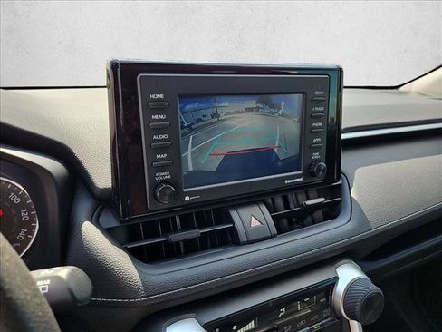 Used 2021 Toyota RAV4 LE FWD image 14