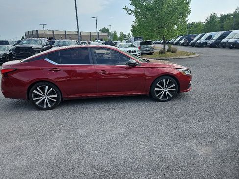 Used 2020 Nissan Altima 2.5 SR w/ Premium Package FWD image 8