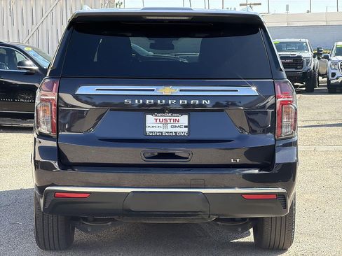 Used 2024 Chevrolet Suburban LT RWD image 6